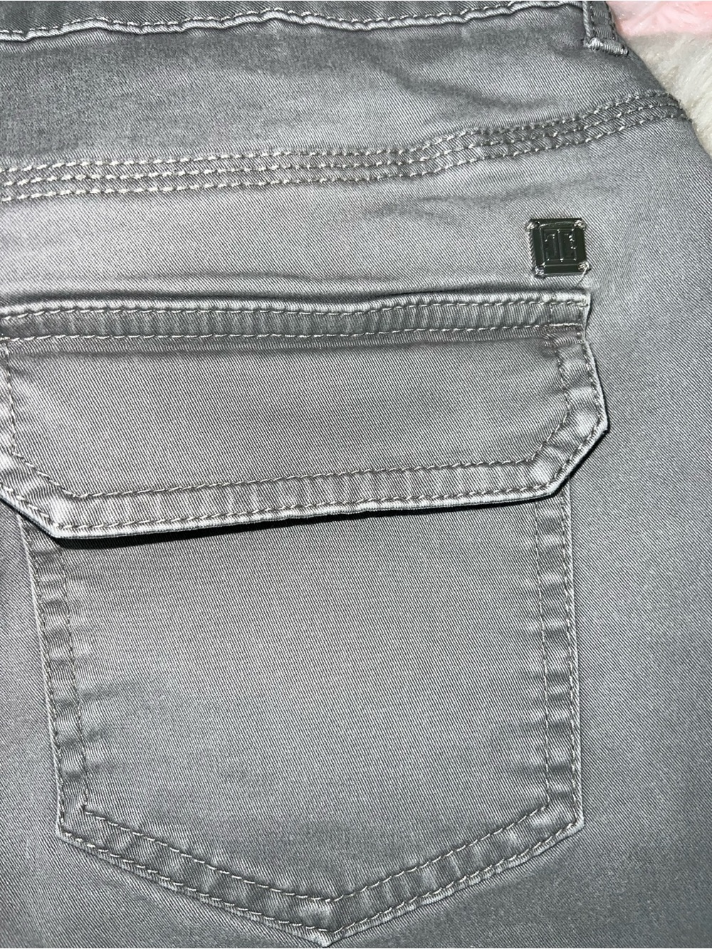Ivanka Trump Gray Ankle Zip Skinny Pants — Utility Cargo Style - Picture 7 of 13